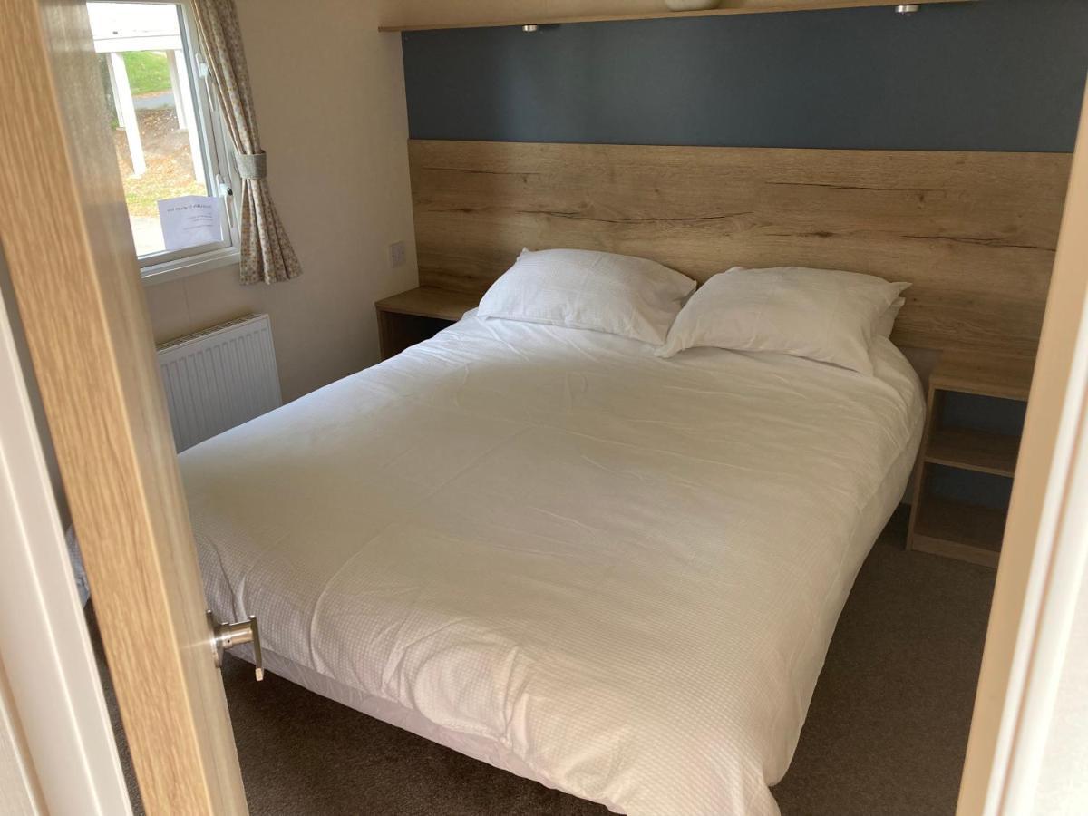 46 Pine Ridge Hotel Poole Ngoại thất bức ảnh